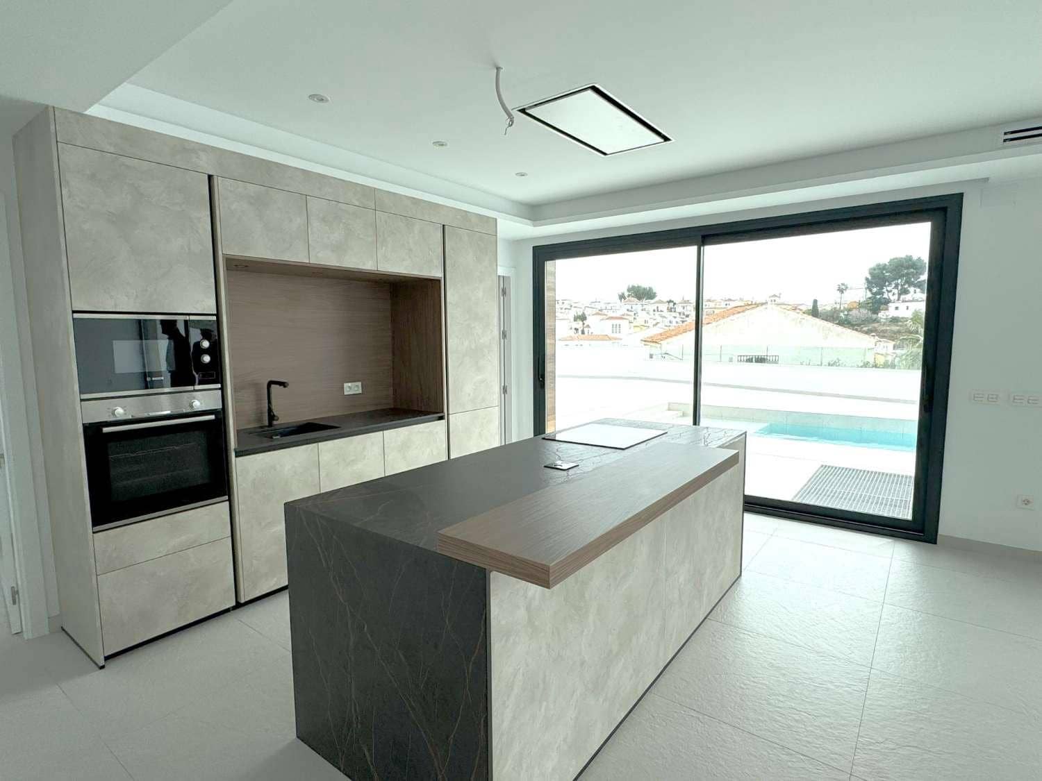 3 soveværelse Byhus til salg i Nerja med swimmingpool garage - € 1.095.000 (Ref: 8834689)