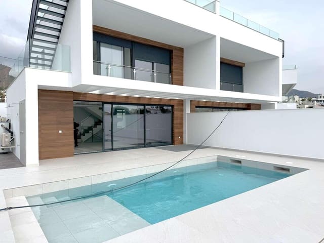 3 soveværelse Byhus til salg i Burriana, Nerja med swimmingpool garage - € 1.095.000 (Ref: 8834689)