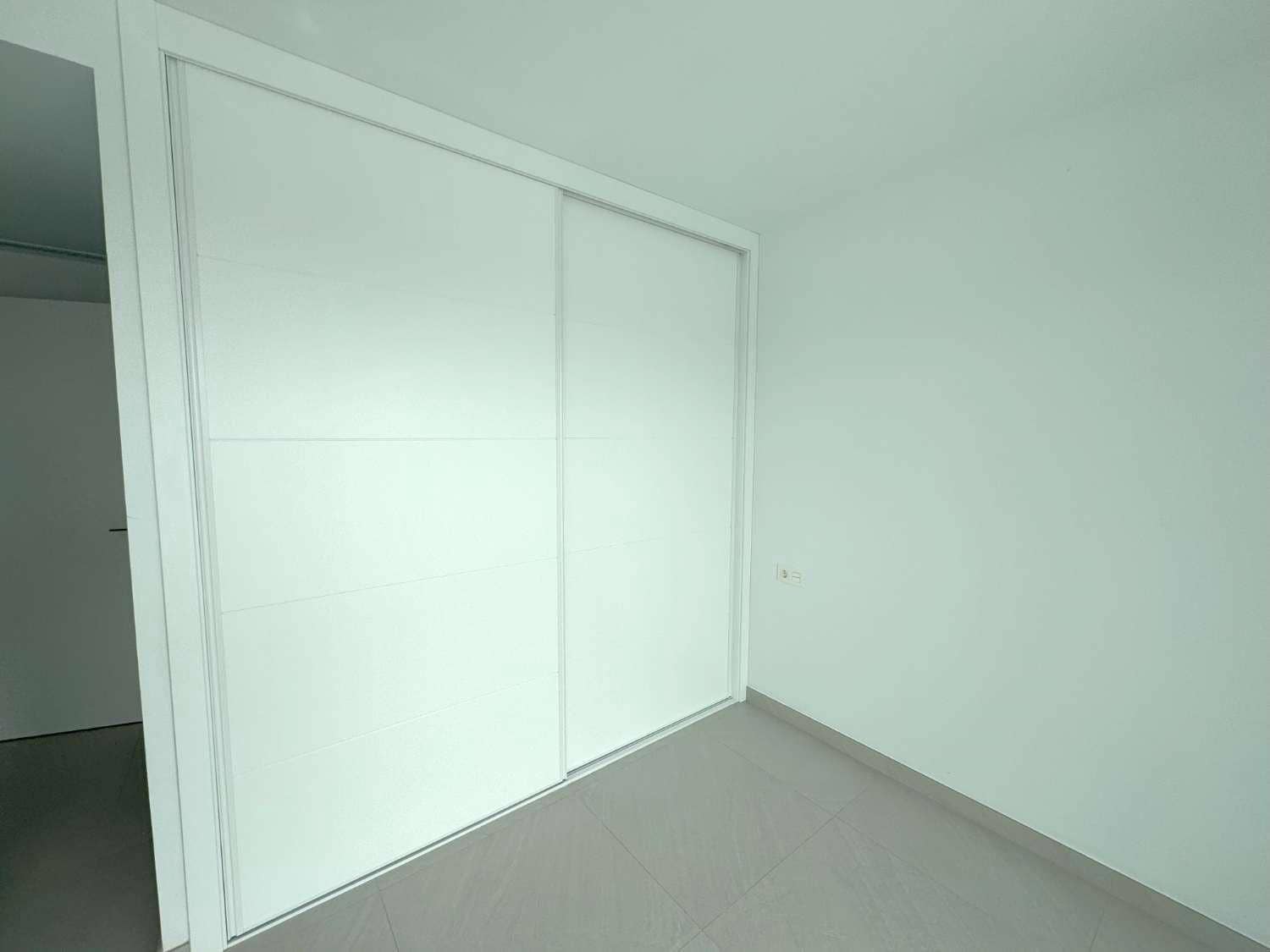 3 sypialnia Dom na sprzedaż w Nerja z basenem garażem - 1 145 000 € (Ref: 8834689)