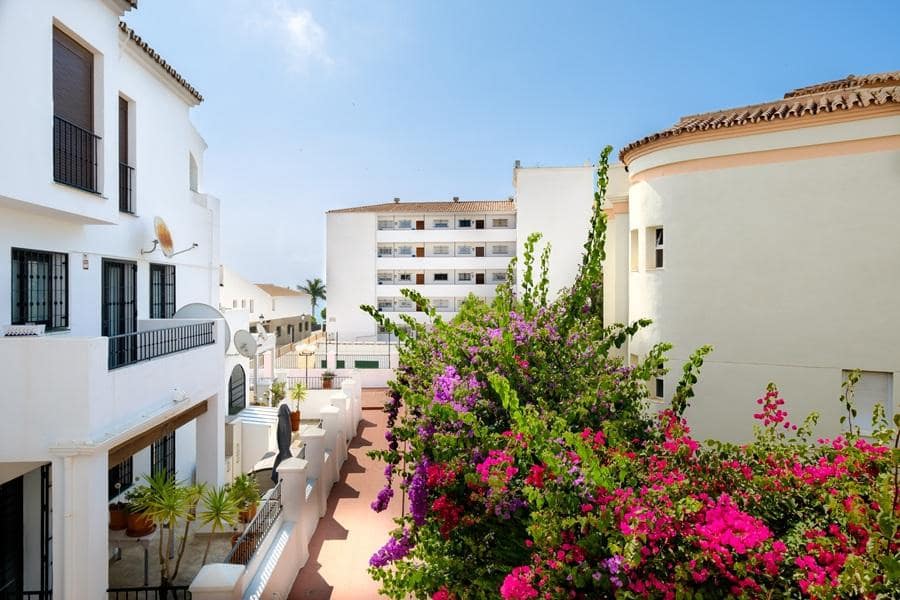 2 soveværelse Lejlighed til salg i Nerja med swimmingpool - € 499.000 (Ref: 9057722)