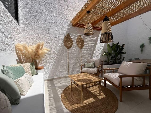 3 soveværelse Byhus til salg i Burriana, Nerja med swimmingpool - € 474.500 (Ref: 9159609)