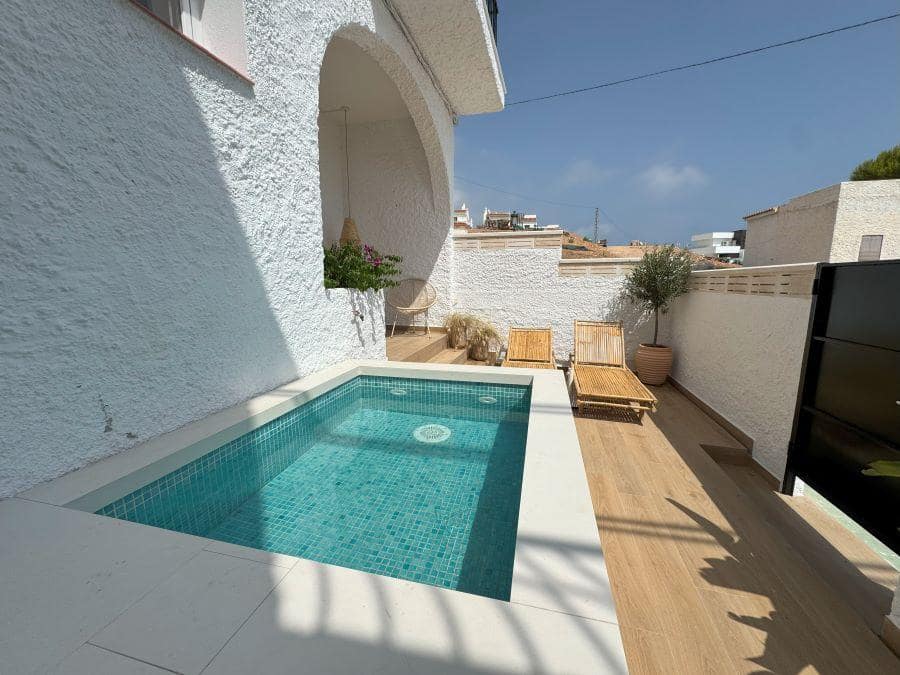 3 soveværelse Byhus til salg i Nerja med swimmingpool - € 474.500 (Ref: 9159609)