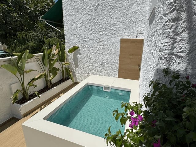 3 sovrum Hus till salu i Burriana, Nerja med pool - 474 500 € (Ref: 9159609)