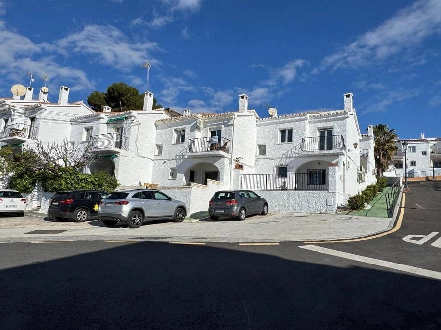 3 quarto Casa em Banda para venda em Nerja com piscina - 474 500 € (Ref: 9159609)