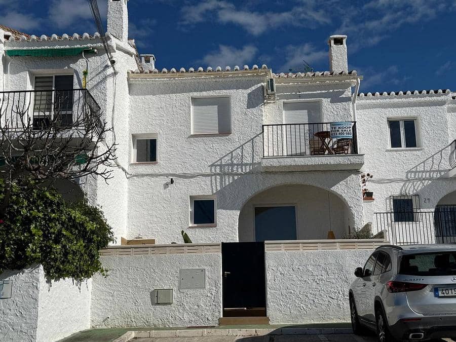 3 quarto Casa em Banda para venda em Nerja com piscina - 474 500 € (Ref: 9159609)
