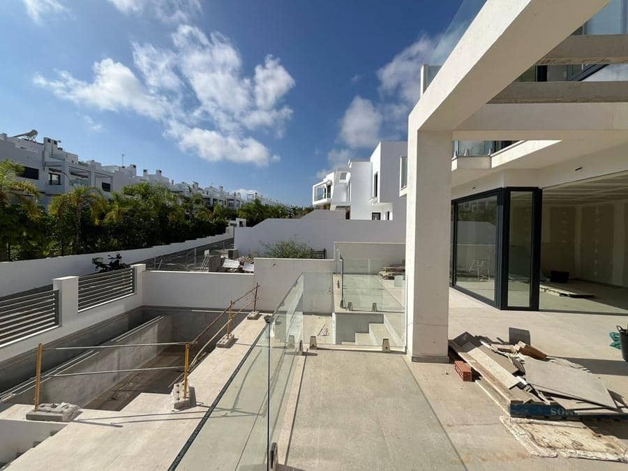 4 soveværelse Byhus til salg i Nerja med swimmingpool garage - € 695.000 (Ref: 9252224)