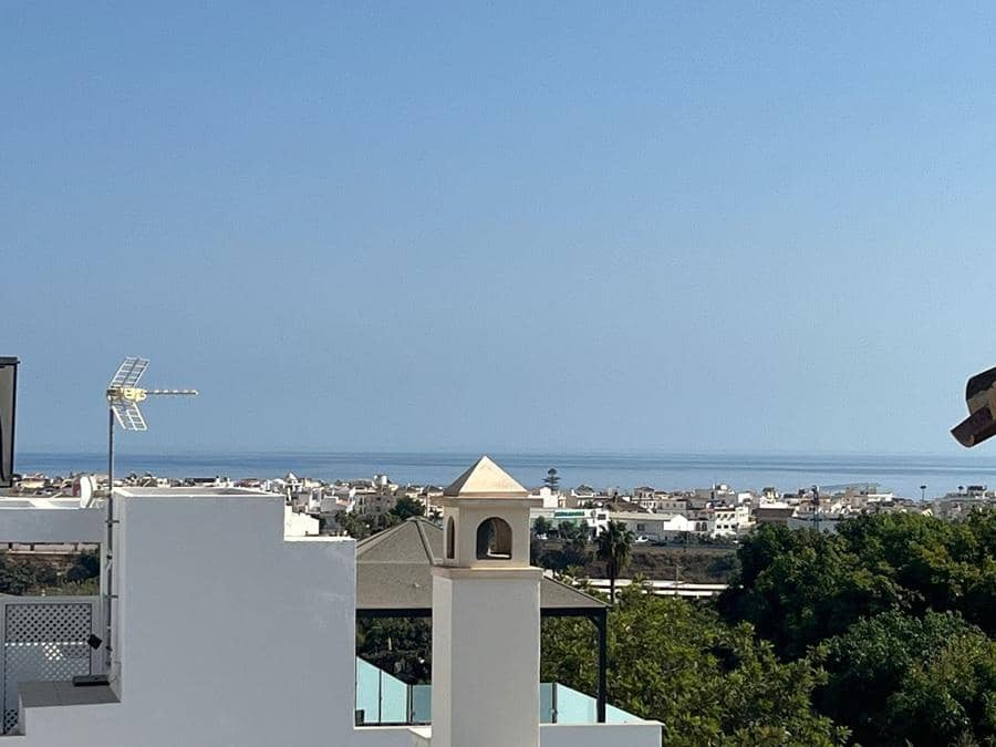 4 soveværelse Byhus til salg i Nerja med swimmingpool garage - € 695.000 (Ref: 9252224)