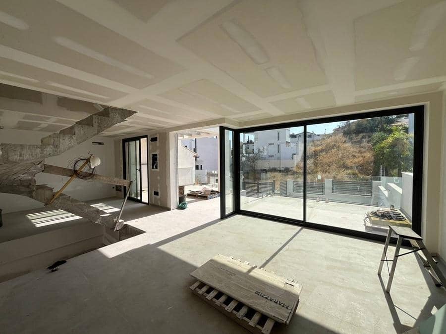 4 soveværelse Byhus til salg i Nerja med swimmingpool garage - € 695.000 (Ref: 9252224)