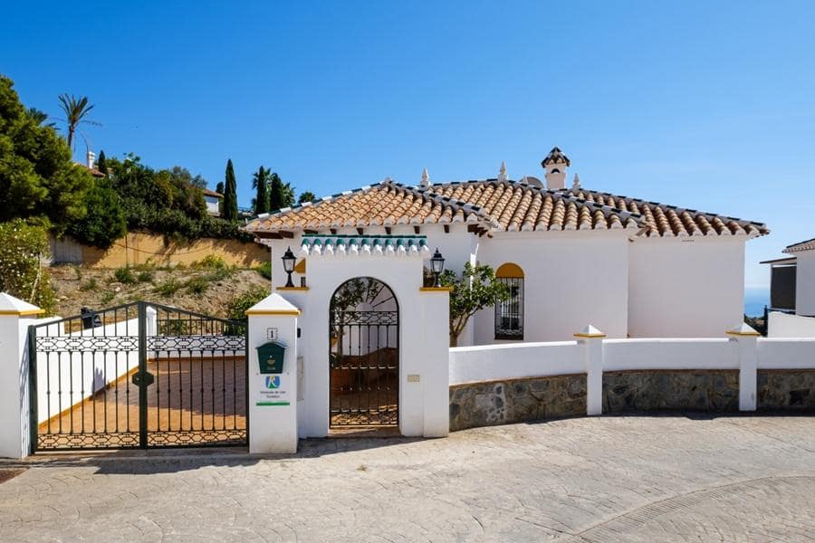 3 soveværelse Villa til salg i Frigiliana med swimmingpool garage - € 799.000 (Ref: 9330540)