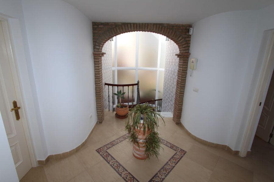 4 sypialnia Dom na sprzedaż w Nerja z basenem garażem - 1 450 000 € (Ref: 9349379)