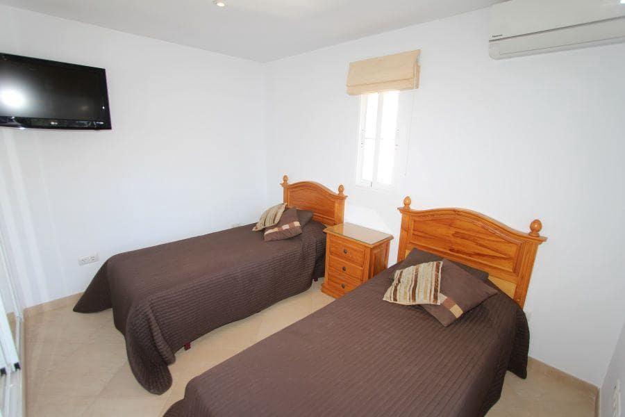 4 sypialnia Dom na sprzedaż w Nerja z basenem garażem - 1 450 000 € (Ref: 9349379)