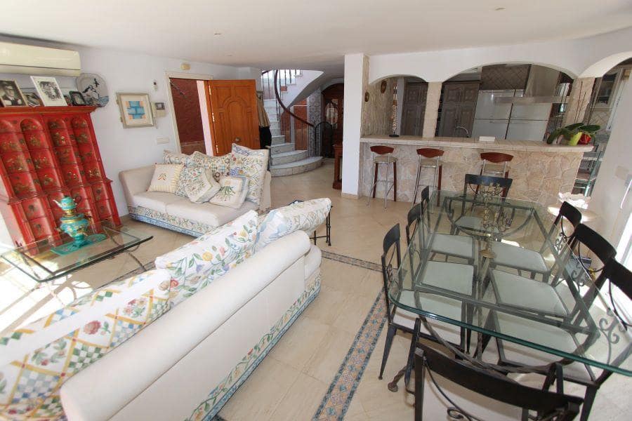 4 sypialnia Dom na sprzedaż w Nerja z basenem garażem - 1 450 000 € (Ref: 9349379)