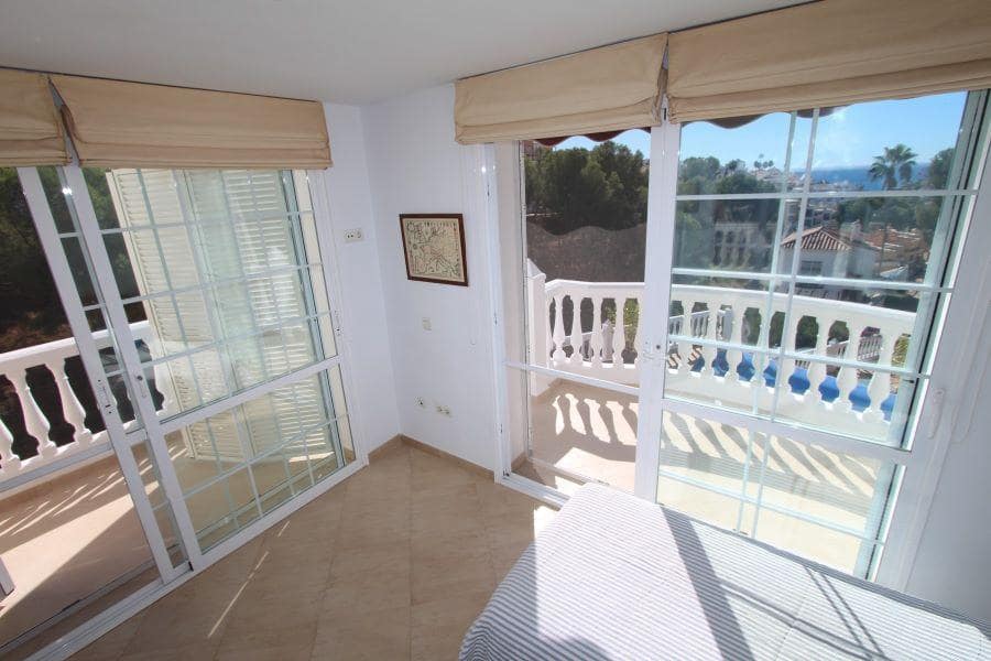 4 sypialnia Dom na sprzedaż w Nerja z basenem garażem - 1 450 000 € (Ref: 9349379)