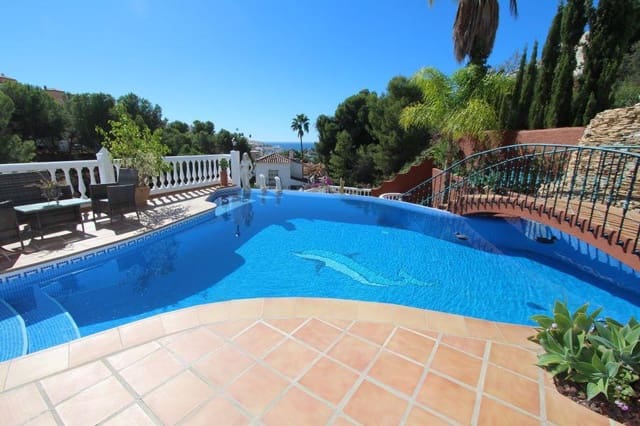 4 chambre Maison de Ville à vendre à Burriana, Nerja avec piscine garage - 1 450 000 € (Ref: 9349379)