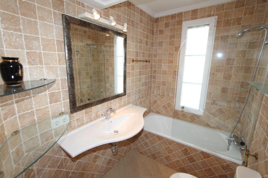 4 sypialnia Dom na sprzedaż w Nerja z basenem garażem - 1 450 000 € (Ref: 9349379)