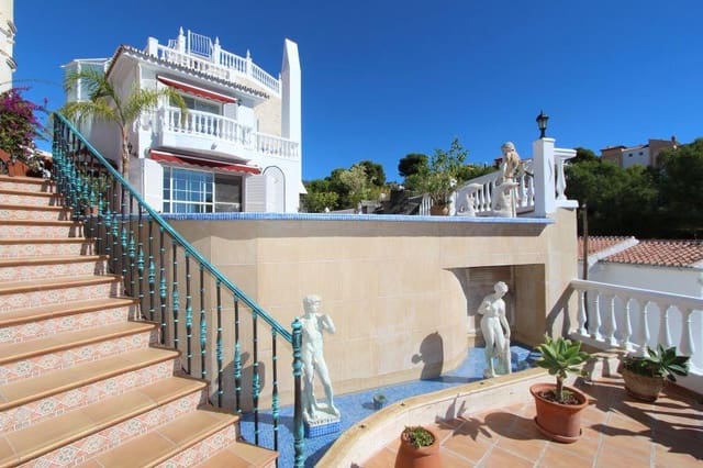 4 chambre Maison de Ville à vendre à Burriana, Nerja avec piscine garage - 1 450 000 € (Ref: 9349379)