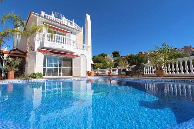 4 quarto Casa em Banda para venda em Burriana, Nerja com piscina garagem - 1 450 000 € (Ref: 9349379)