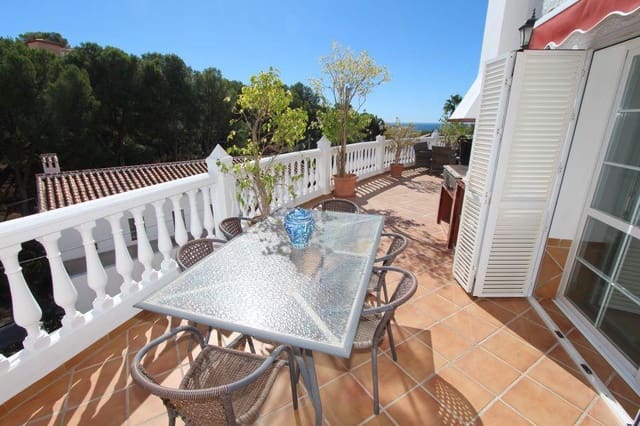 4 quarto Casa em Banda para venda em Burriana, Nerja com piscina garagem - 1 450 000 € (Ref: 9349379)