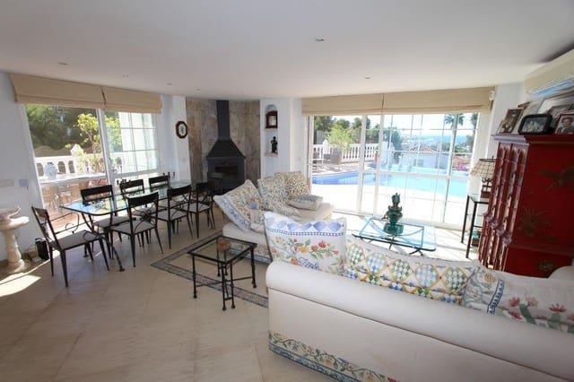 4 quarto Casa em Banda para venda em Burriana, Nerja com piscina garagem - 1 450 000 € (Ref: 9349379)