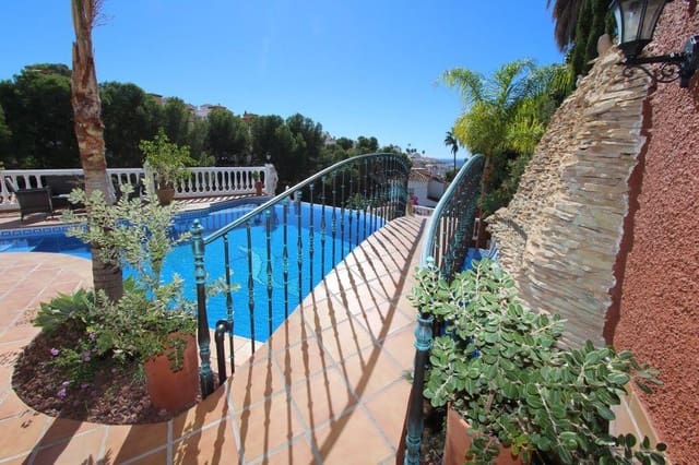 4 quarto Casa em Banda para venda em Burriana, Nerja com piscina garagem - 1 450 000 € (Ref: 9349379)