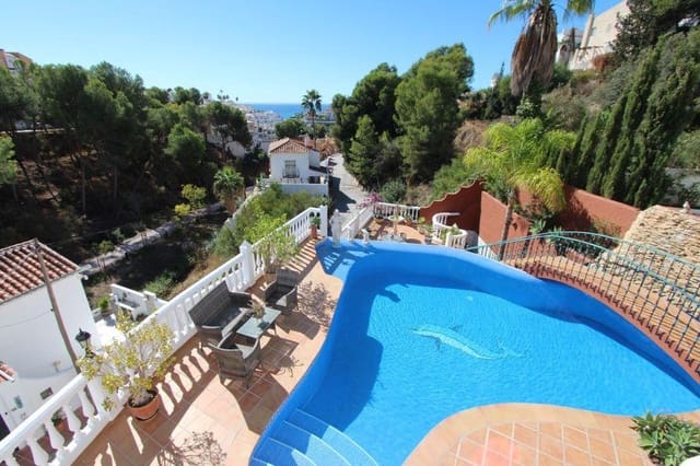 4 quarto Casa em Banda para venda em Burriana, Nerja com piscina garagem - 1 450 000 € (Ref: 9349379)