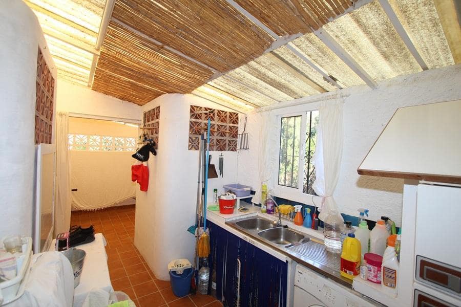 2 slaapkamer Appartement te koop in Nerja met zwembad - € 348.000 (Ref: 9349380)