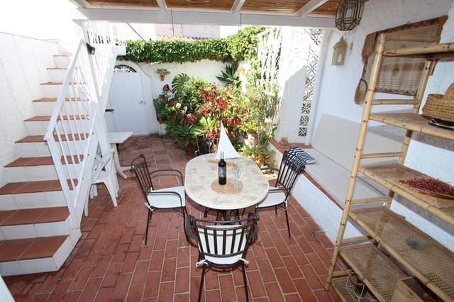 2 bedroom Apartment for sale in Capistrano, Nerja with pool - € 348,000 (Ref: 9349380)