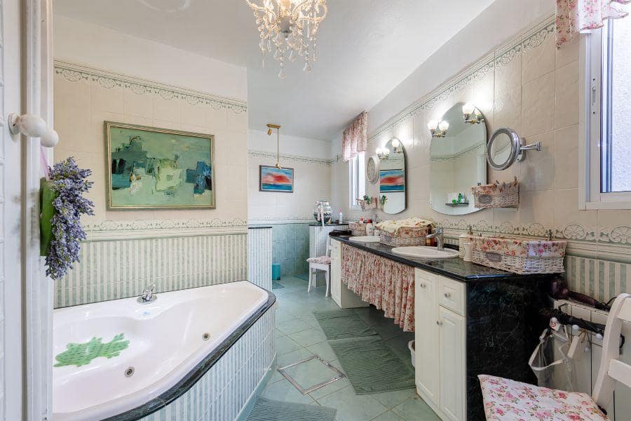 6 soveværelse Villa til salg i Almunecar med swimmingpool garage - € 595.000 (Ref: 9349382)