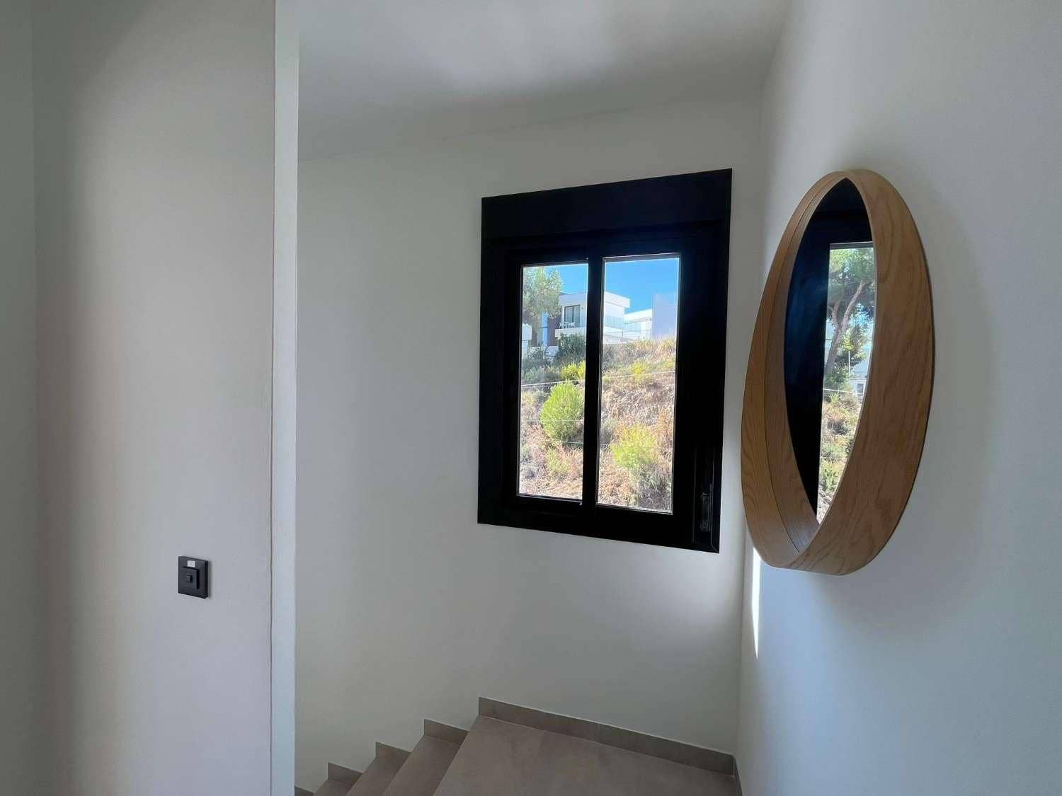 4 slaapkamer Villa te koop in Nerja met zwembad garage - € 849.000 (Ref: 9355779)