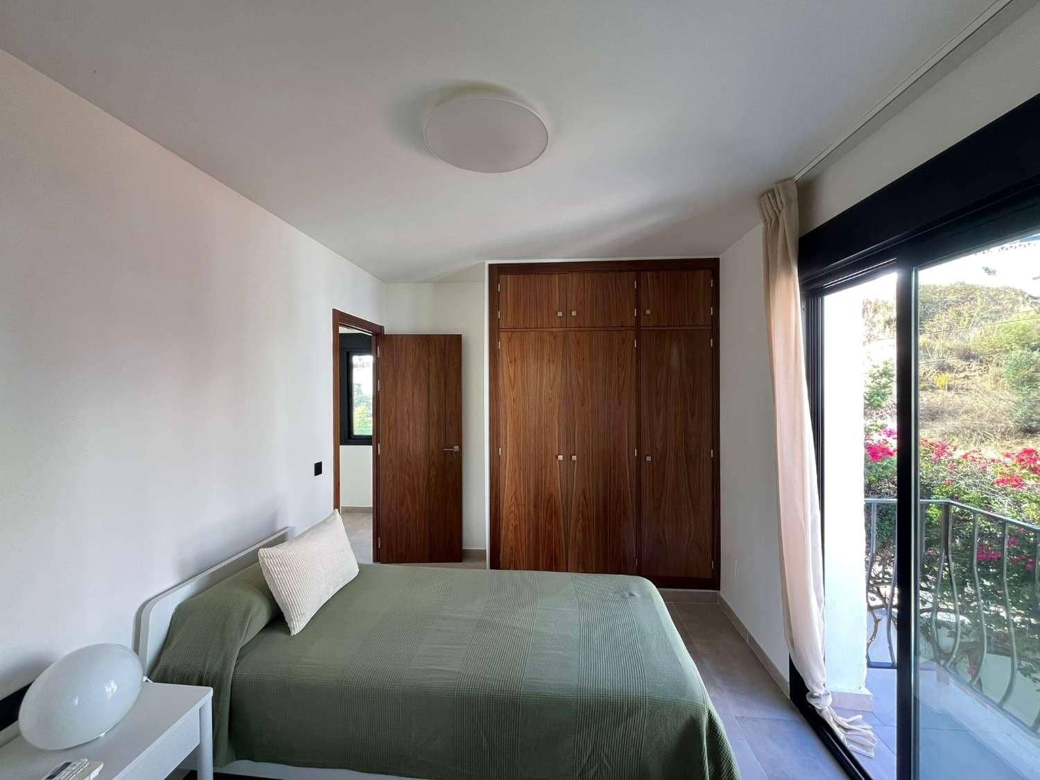 4 slaapkamer Villa te koop in Nerja met zwembad garage - € 849.000 (Ref: 9355779)