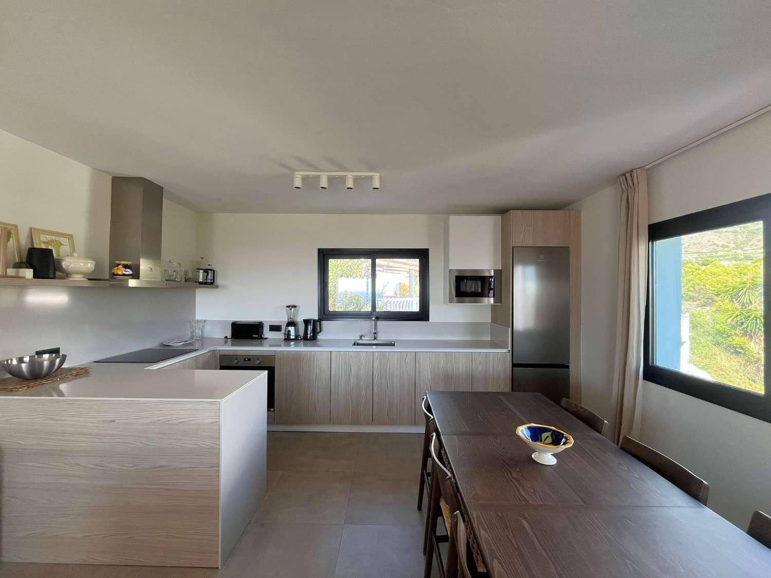 4 slaapkamer Villa te koop in Nerja met zwembad garage - € 849.000 (Ref: 9355779)