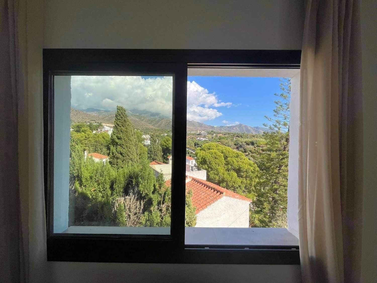 4 slaapkamer Villa te koop in Nerja met zwembad garage - € 849.000 (Ref: 9355779)