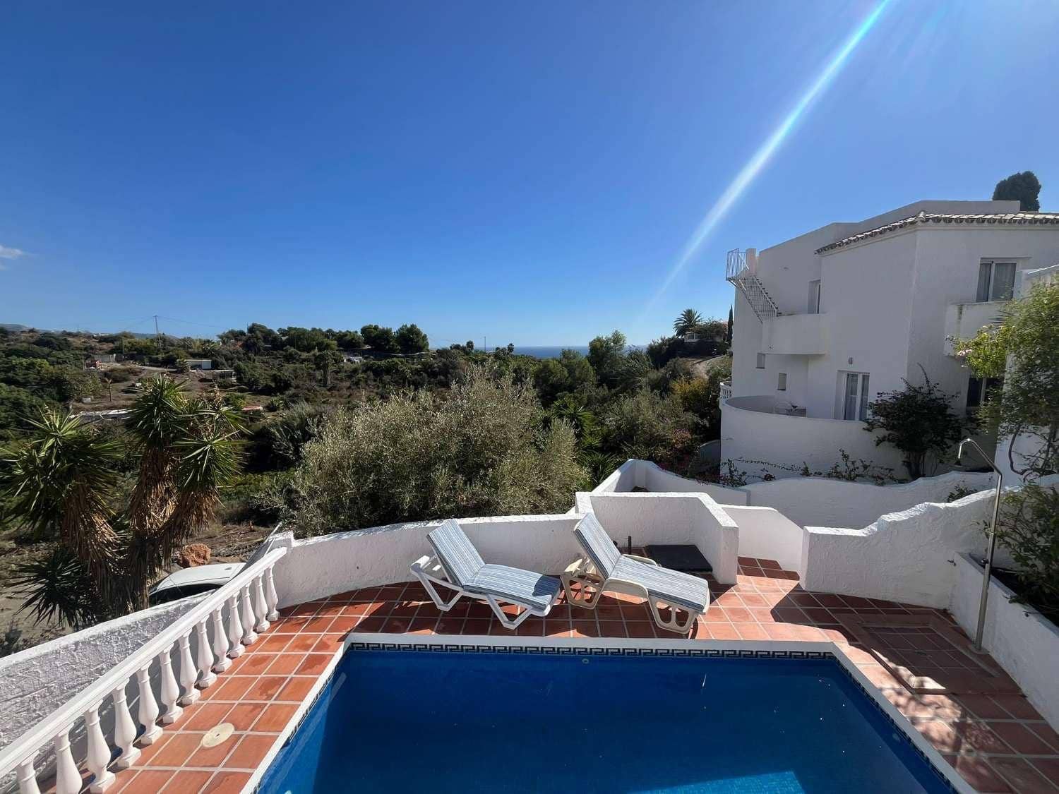 4 bedroom Villa for sale in Nerja with pool garage - € 849,000 (Ref: 9355779)
