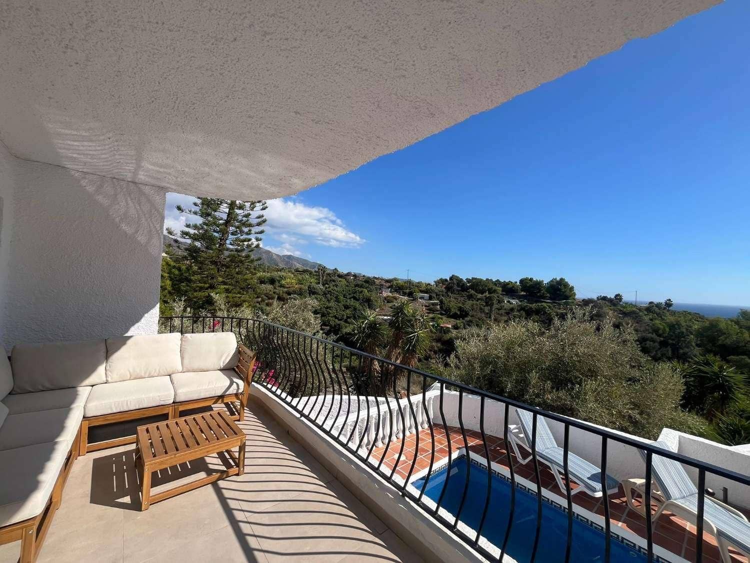 4 bedroom Villa for sale in Nerja with pool garage - € 849,000 (Ref: 9355779)