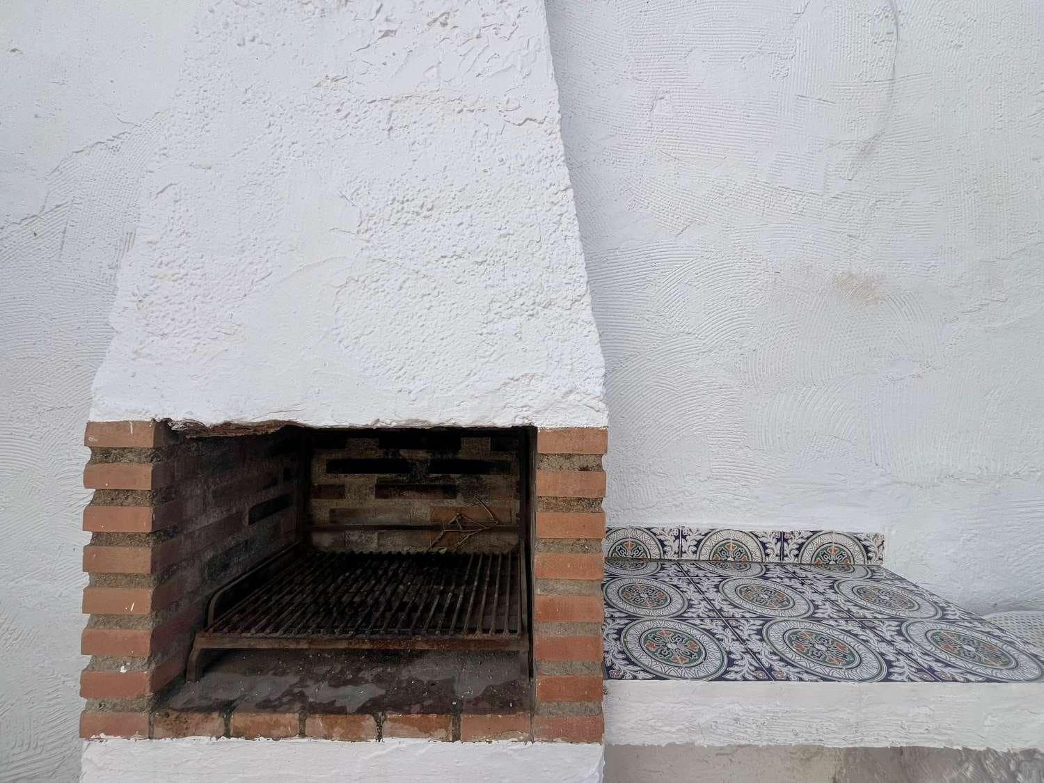 4 bedroom Villa for sale in Nerja with pool garage - € 799,000 (Ref: 9355779)