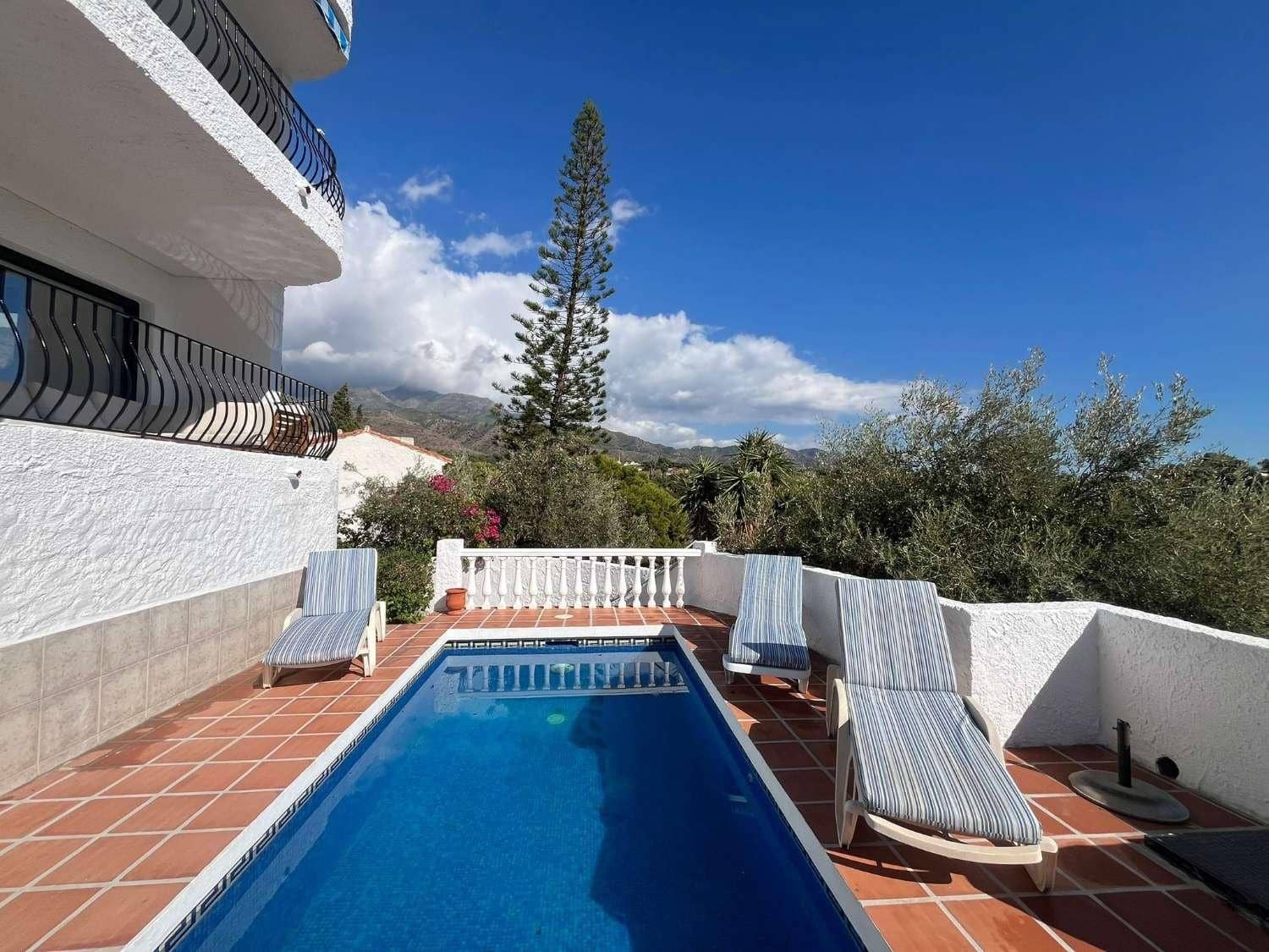 4 bedroom Villa for sale in Nerja with pool garage - € 799,000 (Ref: 9355779)