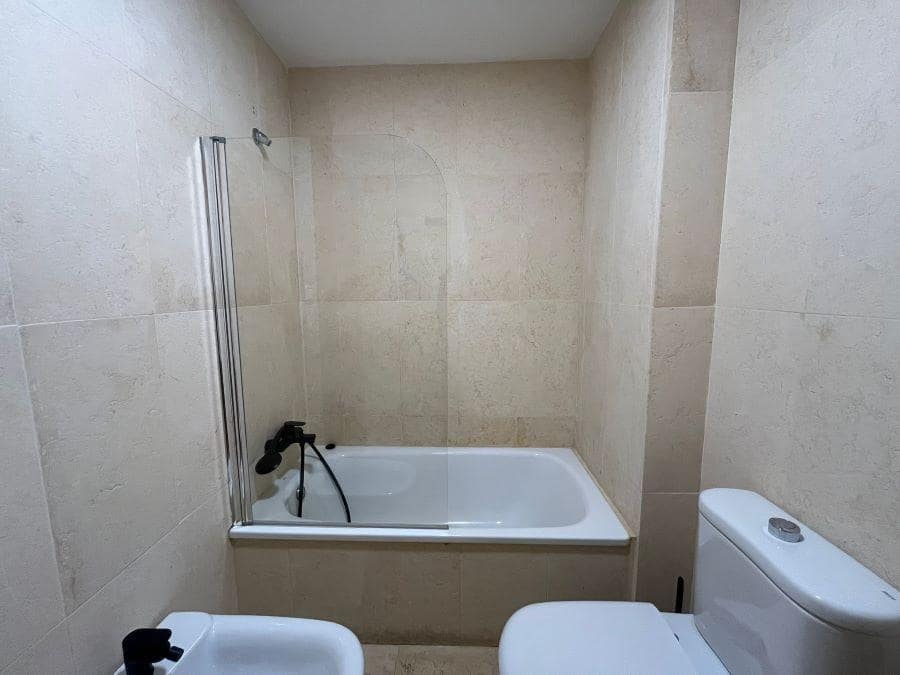 2 makuuhuone Huoneisto myytävänä paikassa Nerja mukana uima-altaan 
autotalli - 320 000 € (Ref: 9433324)