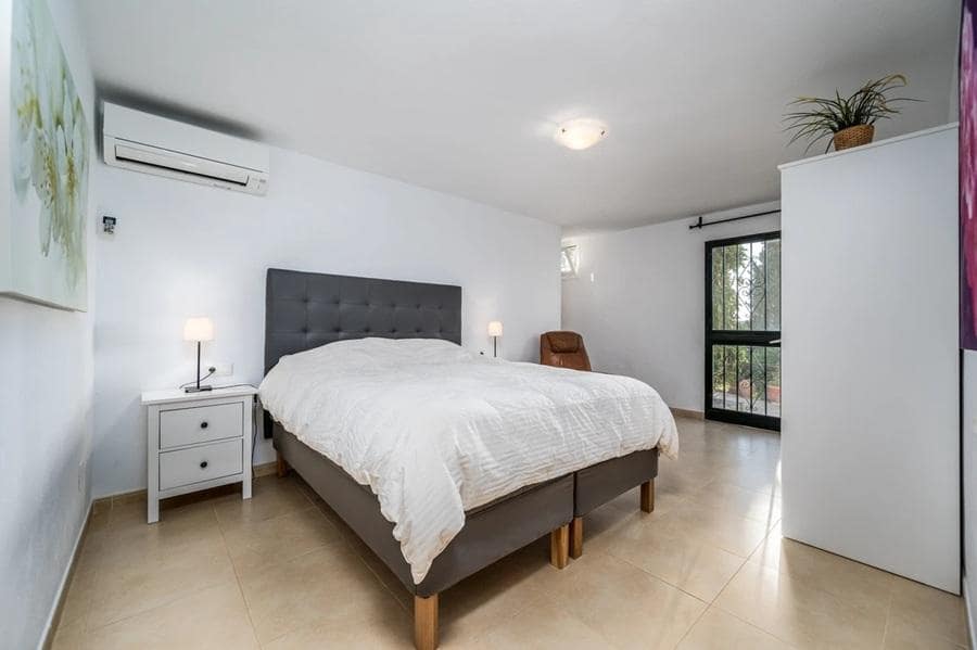 5 makuuhuone Omakotitalo myytävänä paikassa Frigiliana mukana uima-altaan 
autotalli - 950 000 € (Ref: 9462002)