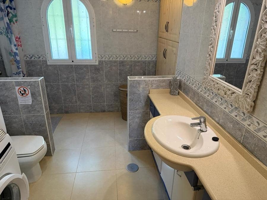 5 makuuhuone Omakotitalo myytävänä paikassa Frigiliana mukana uima-altaan 
autotalli - 950 000 € (Ref: 9462002)