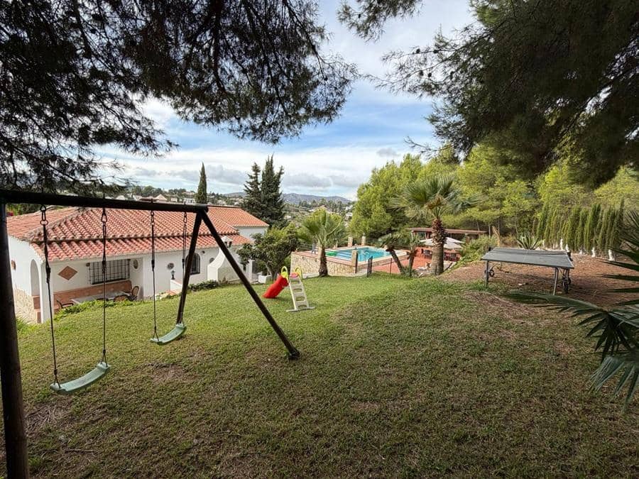 5 makuuhuone Omakotitalo myytävänä paikassa Frigiliana mukana uima-altaan 
autotalli - 950 000 € (Ref: 9462002)