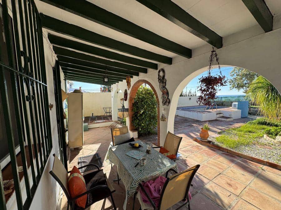 Casa de 2 habitaciones en Frigiliana en venta con piscina - 360.000 € (Ref: 9494466)