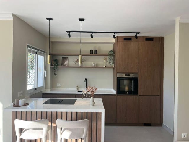 3 makuuhuone Huoneisto myytävänä paikassa Burriana, Nerja mukana uima-altaan - 485 000 € (Ref: 9527602)