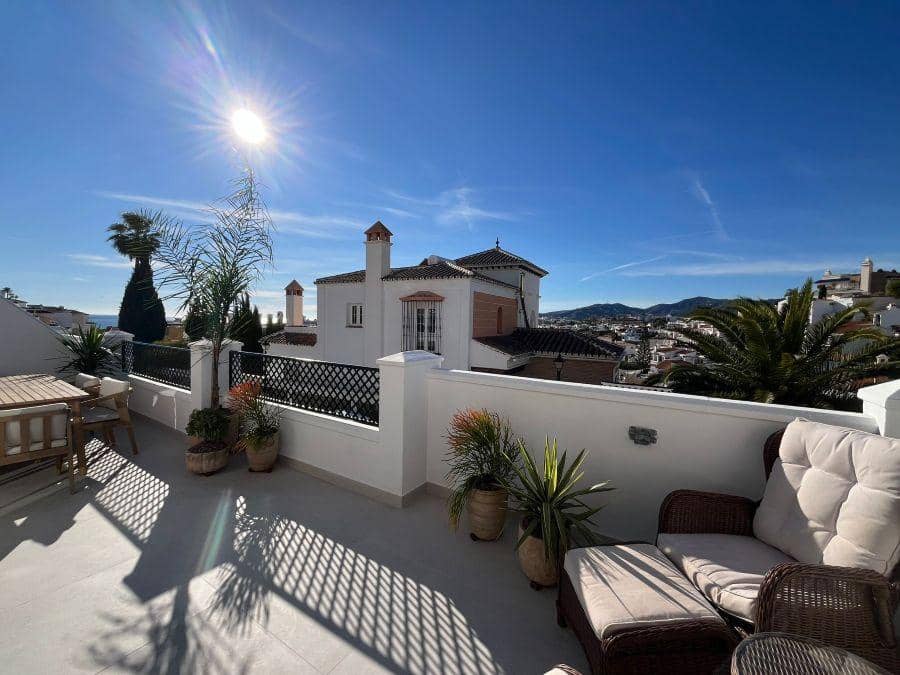 Apartamento de 3 habitaciones en Nerja en venta con piscina - 485.000 € (Ref: 9527602)