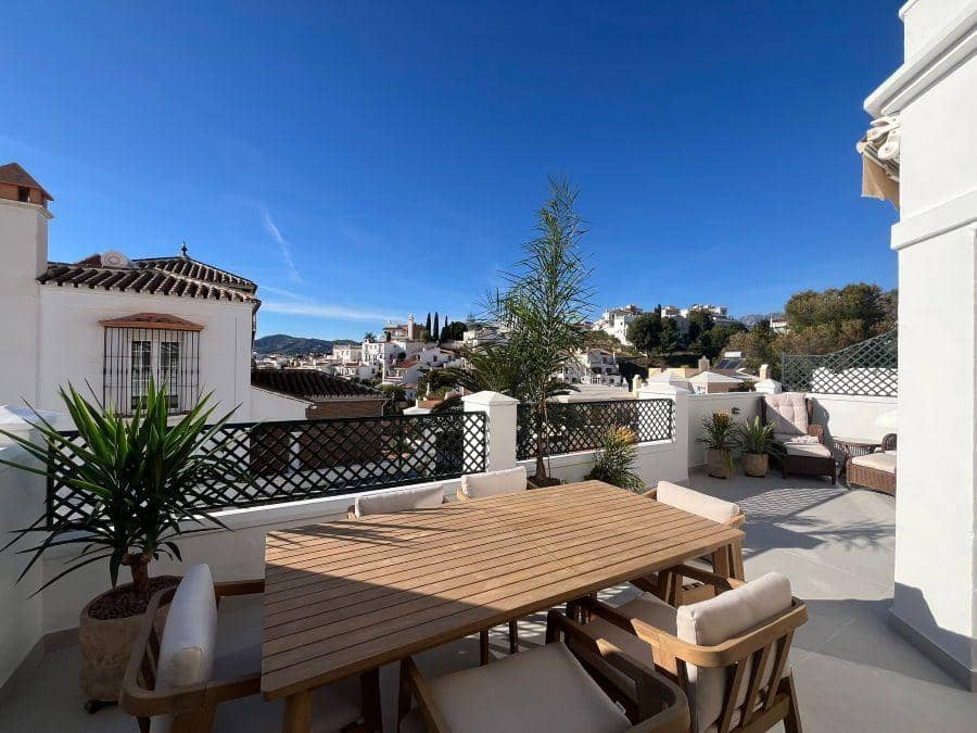 Apartamento de 3 habitaciones en Nerja en venta con piscina - 485.000 € (Ref: 9527602)