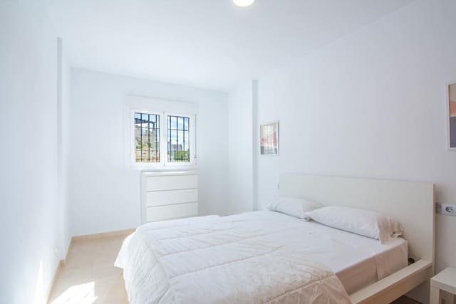 2 makuuhuone Huoneisto myytävänä paikassa Burriana, Nerja mukana uima-altaan - 369 500 € (Ref: 9568398)