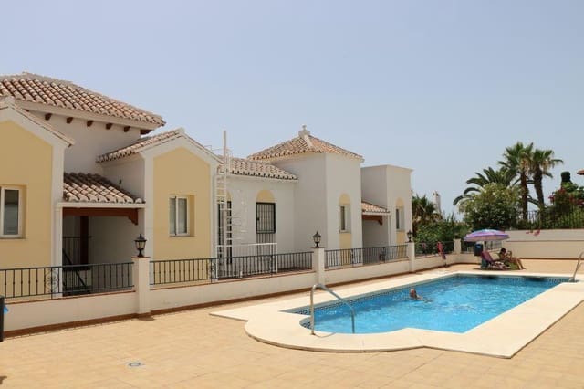 2 makuuhuone Huoneisto myytävänä paikassa Burriana, Nerja mukana uima-altaan - 369 500 € (Ref: 9568398)