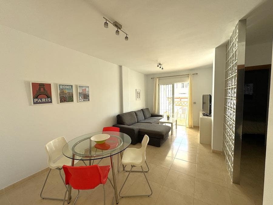 Apartamento de 2 habitaciones en Nerja en venta con piscina - 369.500 € (Ref: 9568398)