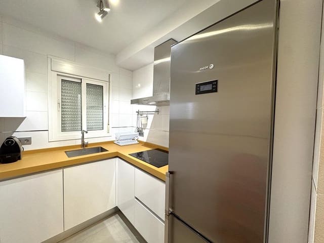 2 makuuhuone Huoneisto myytävänä paikassa Burriana, Nerja mukana uima-altaan - 369 500 € (Ref: 9568398)