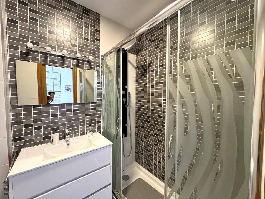 Apartamento de 2 habitaciones en Nerja en venta con piscina - 369.500 € (Ref: 9568398)