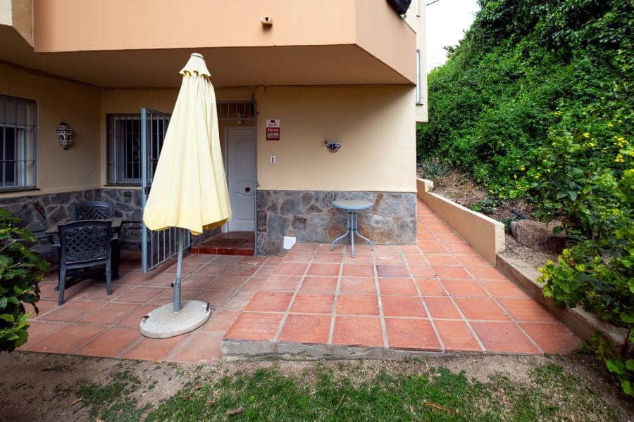 2 soveværelse Lejlighed til salg i Nerja med swimmingpool - € 279.000 (Ref: 9758367)